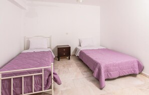 1 Schlafzimmer, Reisekinderbett, kostenloses WLAN, Bettwäsche