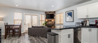 Stay cool with great rates and central Air conditioning! Weber County lic #3495