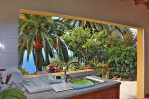 Kylskåp, mikrovågsugn, ugn och diskmaskin