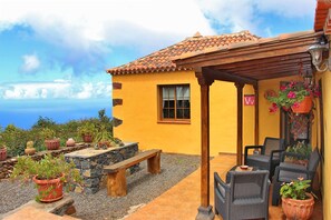 Unclassified image, 2 of 24, button