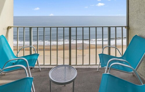 Come Stay at This Beautiful Unit From HGTV's - Island Life!