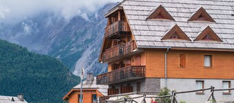 Family chalet for 6 with parking in Pra Loup