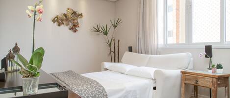 2 bedrooms, desk, iron/ironing board, travel crib