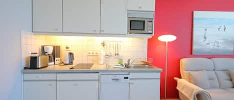 冰箱、茶具/咖啡用具、烤面包机、厨具/餐具