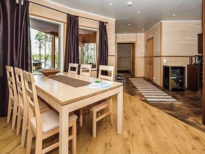 Dining - Lepovalkeinen by Interhome (Saarijärvi)