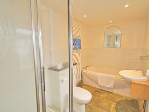 Towels - Hollybush Cottage - E2800 (Denford, near Leek)