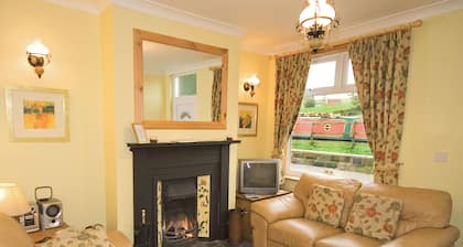 Hollybush Cottage - E2800