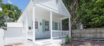 Heart of Downtown Key West Cottage With Off-Street Parking