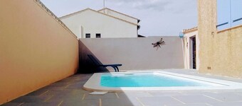 preserved and wooded, nature and Zen for this villa with secure pool 