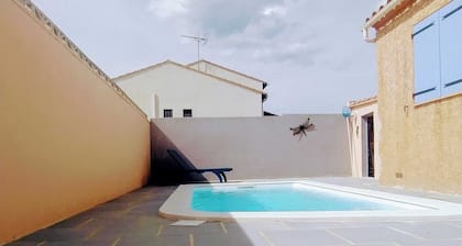 preserved and wooded, nature and Zen for this villa with secure pool