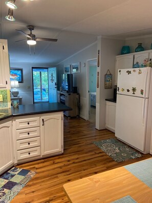 Interior - Sunset Beach, Golf & Fishing! 2 minutes away from Beach, (Sunset Beach)