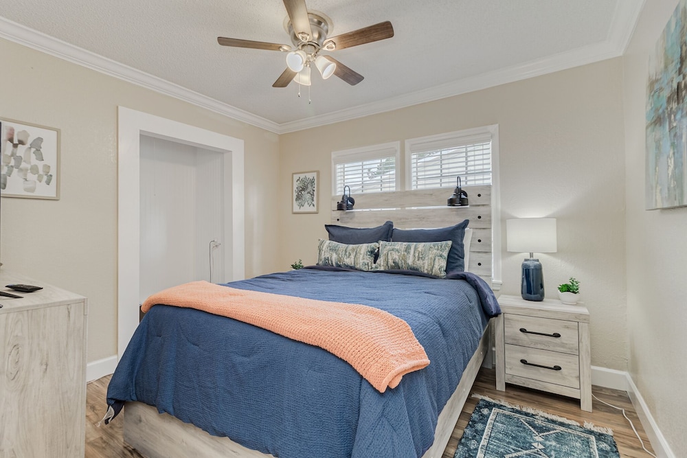 Lake Hollingsworth Rd 3 Bedroom 2 Bath Home - Floride