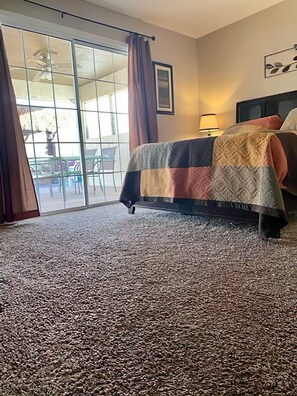 3 habitaciones, tabla de planchar con plancha, wifi y ropa de cama