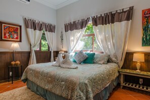 5 soverom, strykejern/-brett, wi-fi (inkludert) og sengetøy