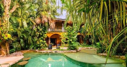 BEAUTIFUL VILLA MEXICAN HACIENDA STYLE, WALKING DISTANCE TO XCARET PARKS