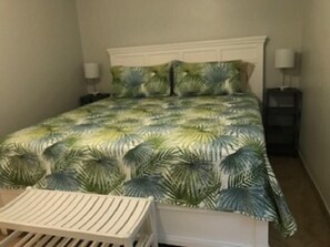 1 bedroom, iron/ironing board, free WiFi, bed sheets - Private 2nd floor balcony facing the Gulf, sleeps 6. Pool & hot tub (South Padre Island)