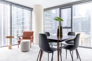 Dining - Airy Loop 2BR w/ Pool, Gym, nr. Financial District & the L, by Blueground (Chicago)