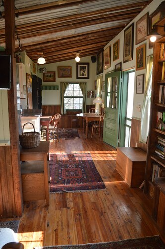 Unique Tiny  House Getaway on Historic Farm