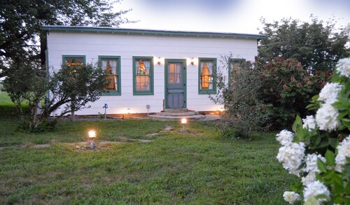 Unique Tiny  House Getaway on Historic Farm