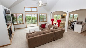 Televisión y chimenea