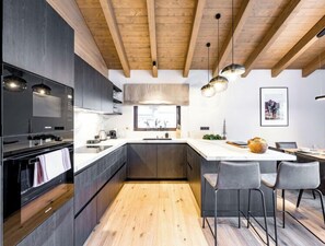 Fridge, microwave, oven, dishwasher