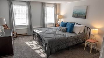 2 Schlafzimmer, Schreibtisch, Bügeleisen/Bügelbrett, kostenloses WLAN