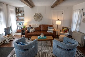 Smart TV, stereo, offices