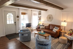 TV, stereo, offices