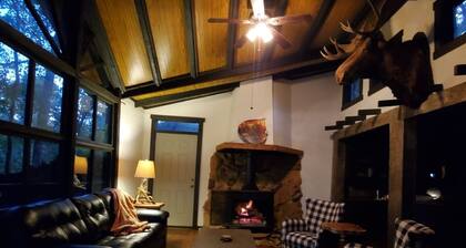 Cozy vacation home just 20 minutes from Six Flags St. Louis