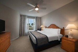 2 bedrooms, in-room safe, desk, iron/ironing board