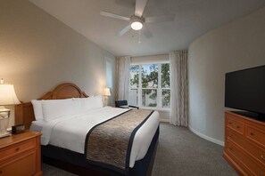 2 bedrooms, in-room safe, desk, iron/ironing board