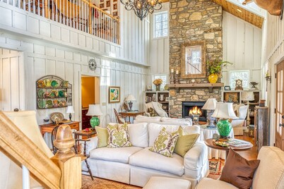 Sweetwood Cottage | Highly Desirable Walk To Town Location