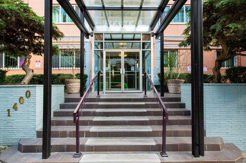 20% Off July |City View + Parking |Walk to Downtown - Near Convention Center, Theaters & Stadiums