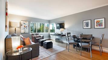 Televisión de pantalla plana y servicios de streaming