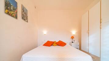 2 quartos, ferros/tábuas de passar roupa