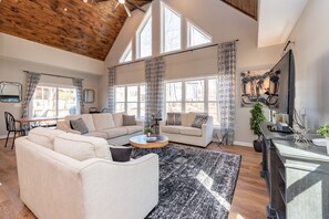 Smart TV, fireplace, DVD player