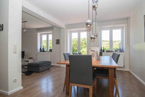 Imagen sin descripción, 3 de 38, botón