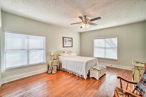 2 bedrooms, internet, bed sheets
