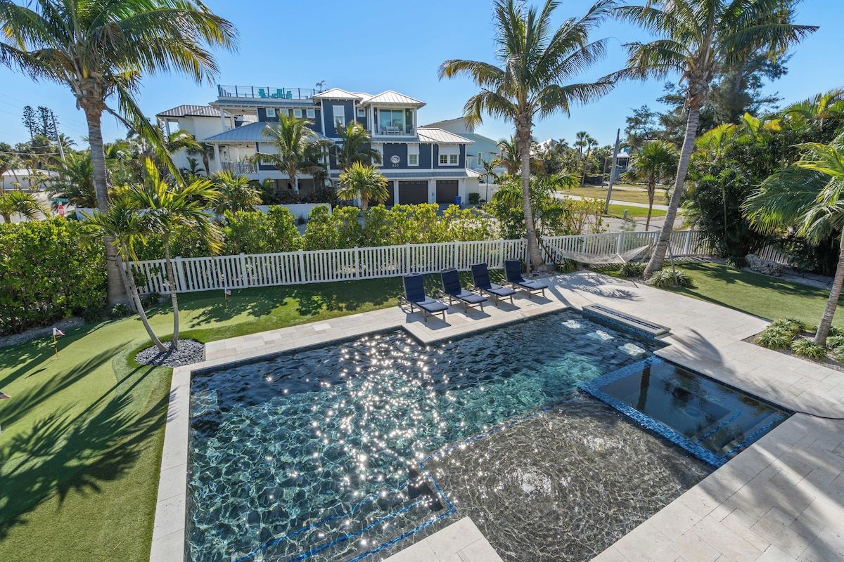 Private Heated Pool & Spa