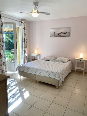 5 bedrooms, iron/ironing board, free WiFi, bed sheets