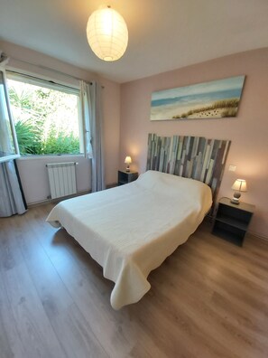 5 Schlafzimmer, Bügeleisen/Bügelbrett, kostenloses WLAN, Bettwäsche