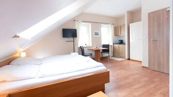 2 bedrooms, desk, free WiFi, bed sheets