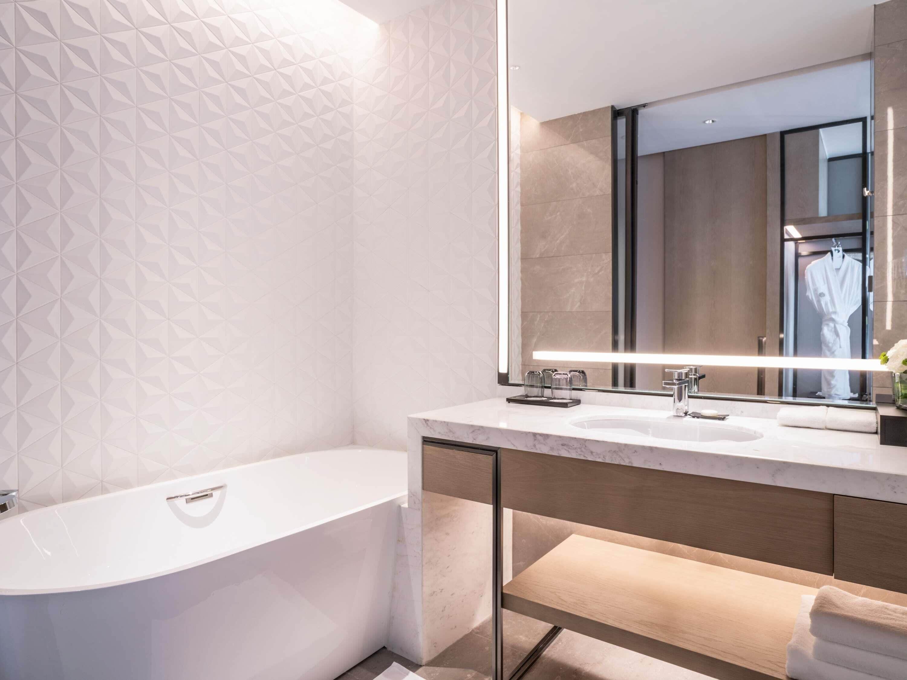 Down duvets, in-room safe, desk, laptop workspace