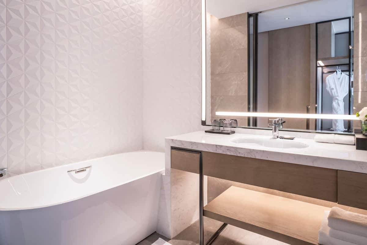 1 bedroom, down duvets, in-room safe, desk