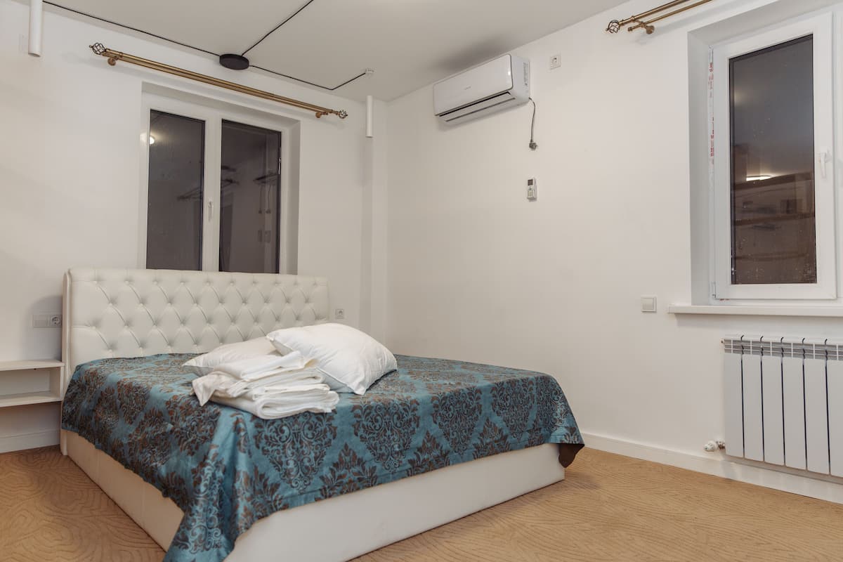 2 bedrooms, in-room safe, individually decorated, individually furnished