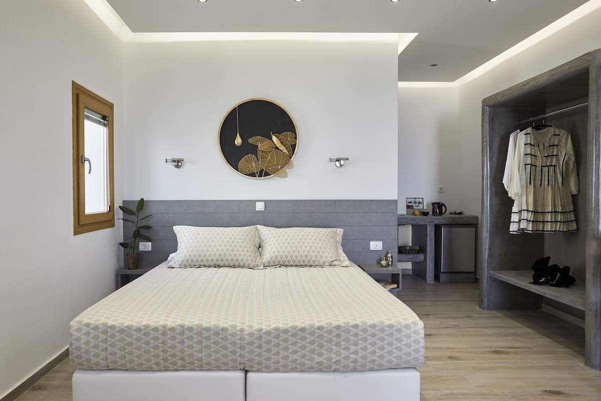 Superior Suite | 1 bedroom, minibar, in-room safe, individually decorated
