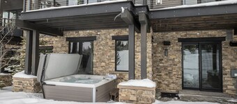 Book today for a Winter Getaways! Slopeside Condo with Private Hot Tub and Sweeping Mountain Views!