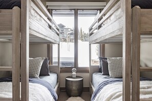 3 chambres, fer et planche à repasser, Wi-Fi gratuit, draps fournis