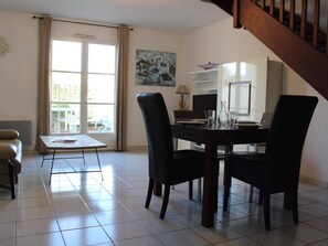 Dining - 3-Room Apt, Terrace, Parking, Wifi, Saint-Martin-de-Ré (Saint-Martin-de-Ré)