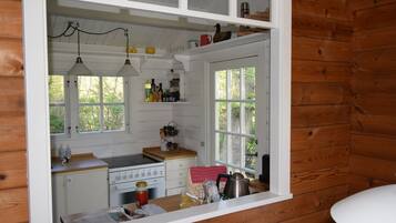 Réfrigérateur, four, plaque de cuisson, cafetiÚre/bouilloire